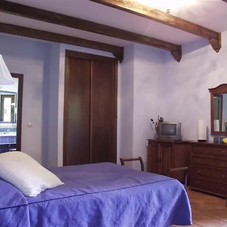 מלון Rural Castuo H Cc 656 3*